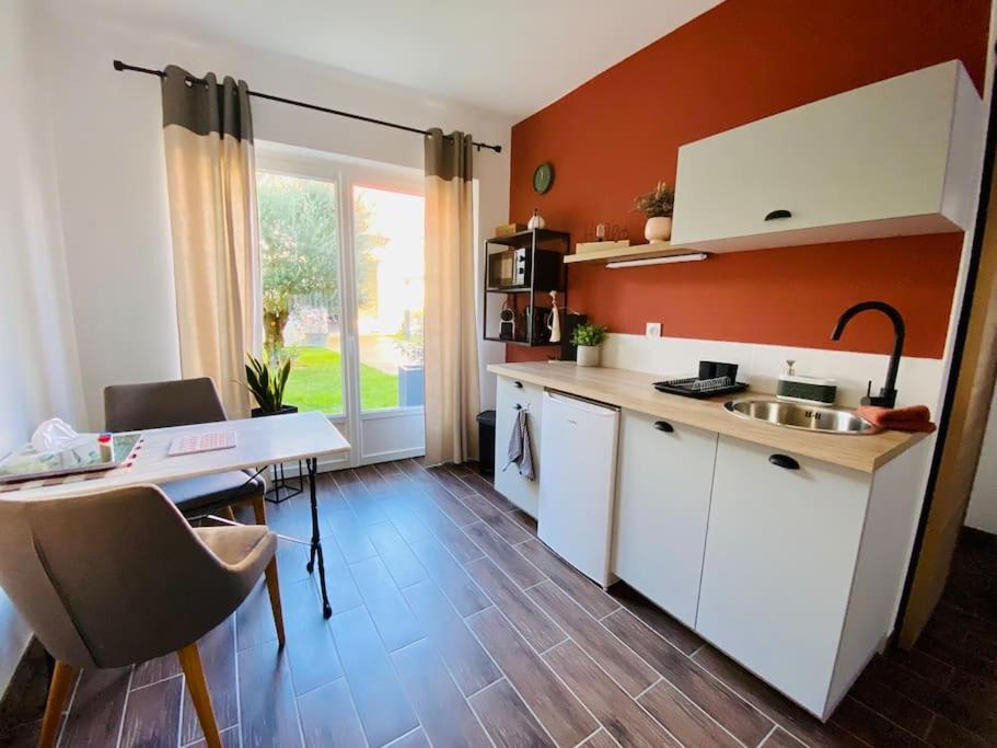 Studio D'Hotes Avec Piscine « Le Clos N°6 » Cormicy ภายนอก รูปภาพ